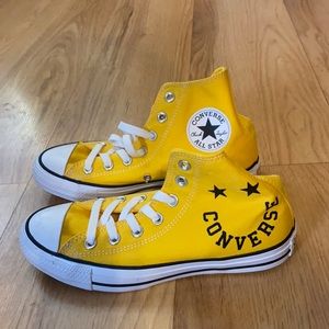 Women’s 7! DEAL! Regular is 70!